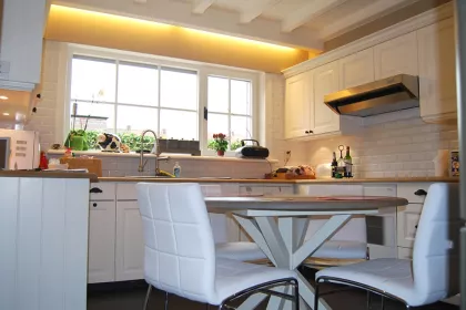 Bigger view of Binnenschilderwerken woning in cottage stijl
